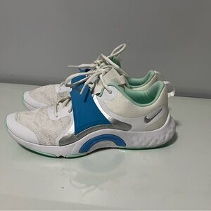 Nike Women White and Teal Sneakers